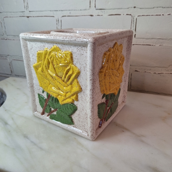 Ceramic Vtg Tissue Cover Box with Green Leaves Pink Flowers 1980s - Picture 2 of 6